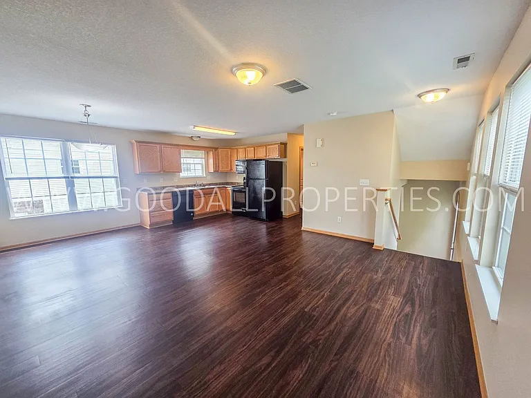 15211 Greenbelt Dr — Photo 3