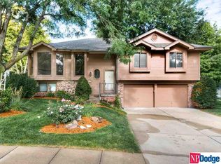 17018 Holmes Cir, Omaha, NE 68135