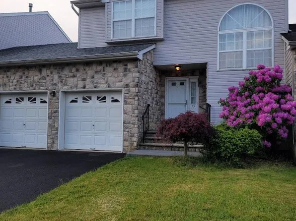 29 Woodpecker Way, Marlboro, NJ 07746
