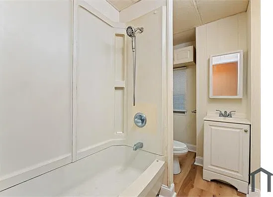 3 bed, $1,500 — Photo 2