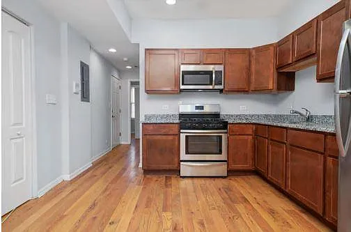 Building Photo - 7200 S Stony Island Ave #2W