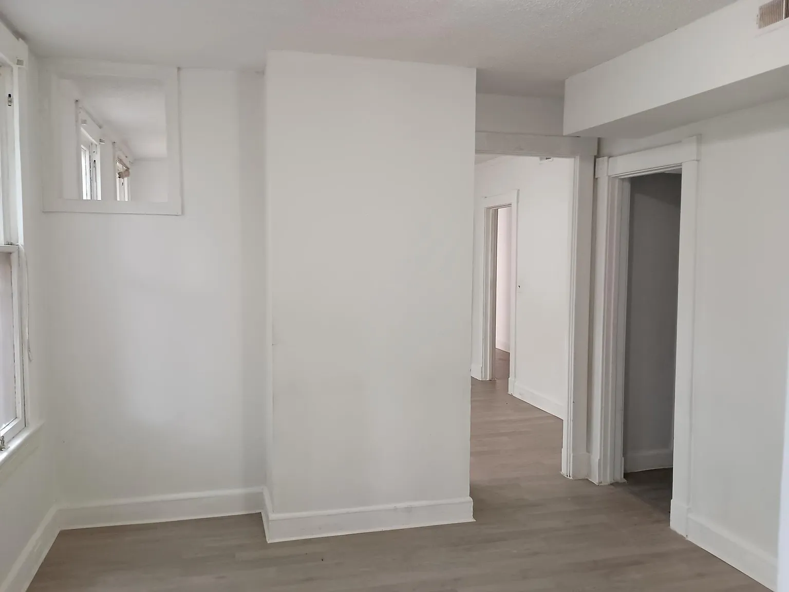 115 Bruce Pl — Photo 2