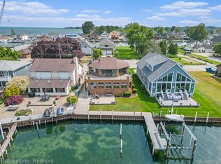 32315 N River Rd, Harrison Township, MI 48045