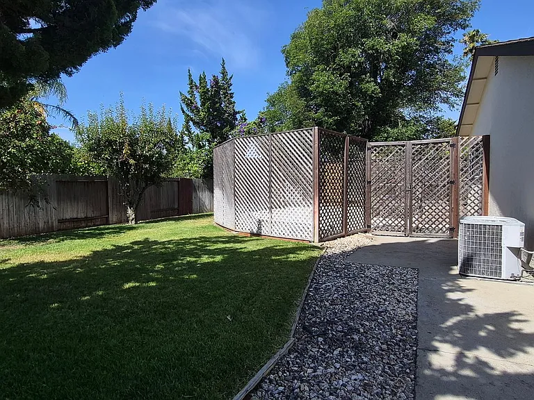 1121 Swallow Ln — Photo 26