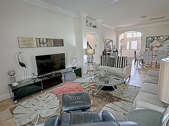 4th image of 1023 Hollyhock Way
