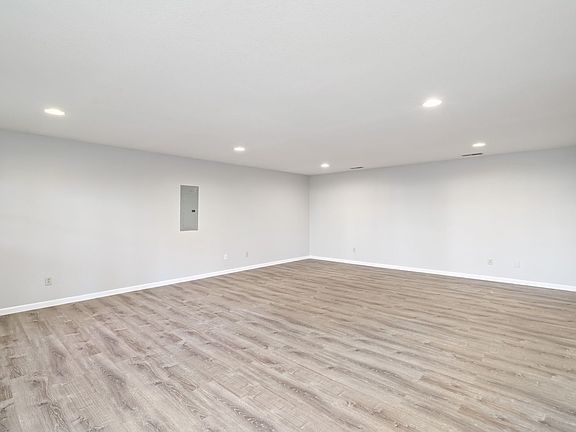 4th image of 324 Oran Rd