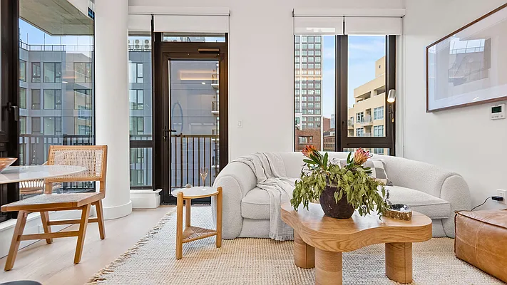 Living room, photo 1