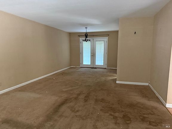 3rd image of 761 Isabella Way