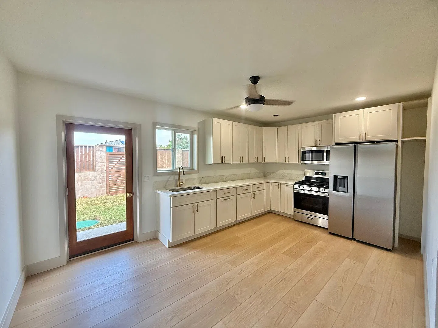 Newly Renovated 2 Bedroom / 1 Bathroom Attached 'Ohana Unit For Rent in Makawao! — Photo 3