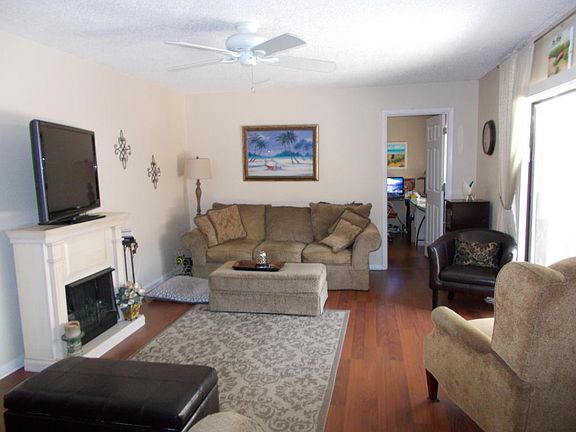 4th image of 6001 SE Windsong Ln