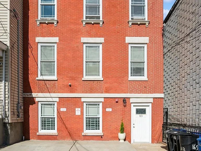165 Webster Ave #1 — Photo 31