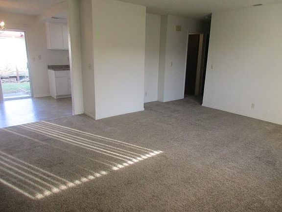 3rd image of 8013 Montgomery Ave
