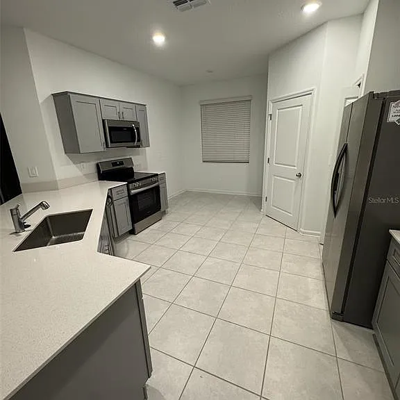 1433 Deepwater Cir #A — Photo 3