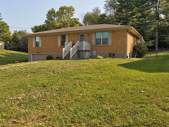 4th image of 1055 Iroquois Dr