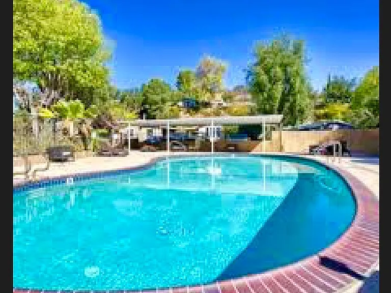 Community pool