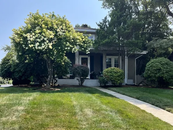 854 Brockton Ave, Abington, MA 02351