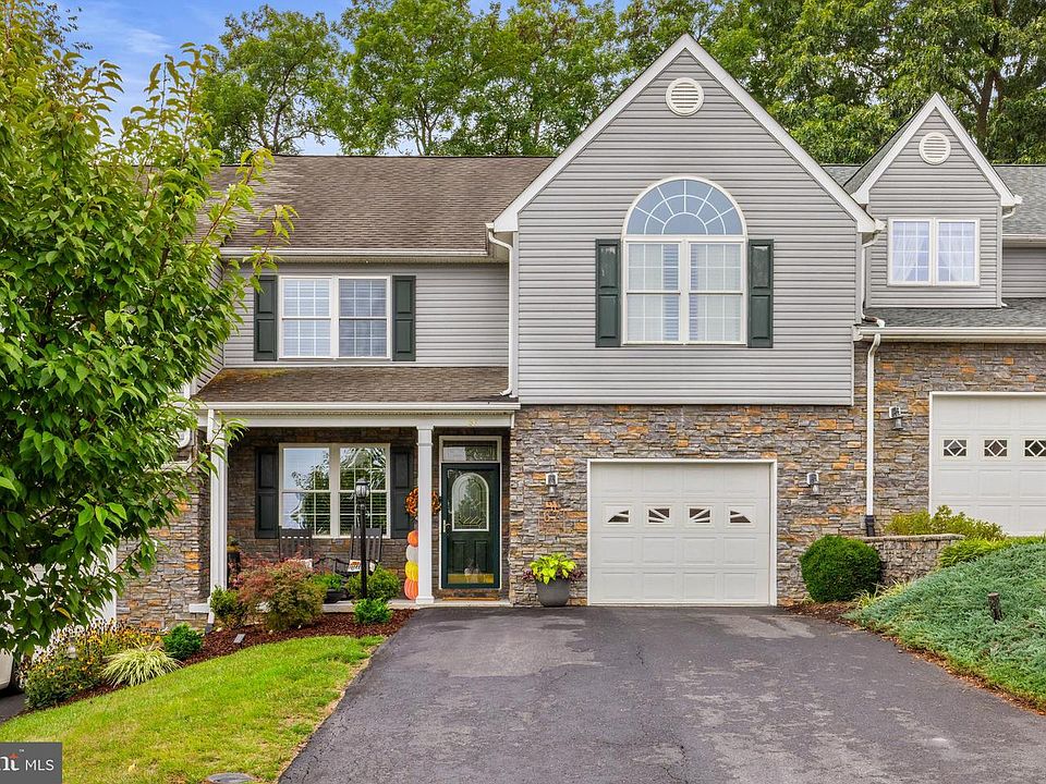 1st image of 67 Villa View Dr