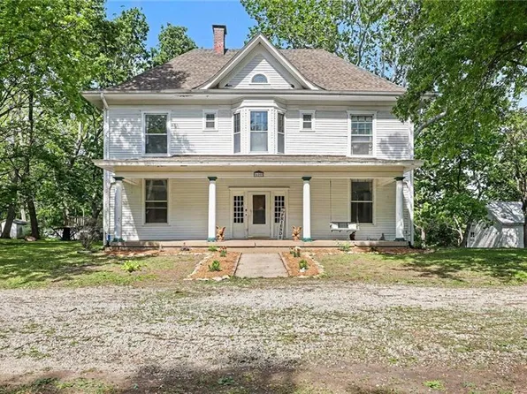 405 5th St, Camden Point, MO 64018