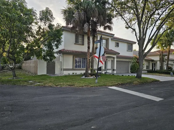 19110 NW 88th Ct, Hialeah, FL 33018