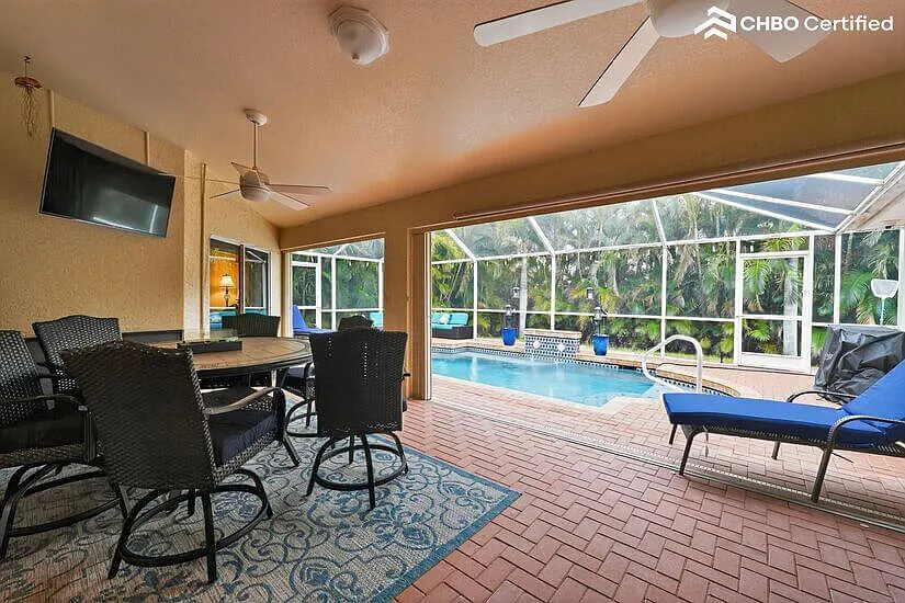 4BR Florida Oasis w Private Pool — Photo 3