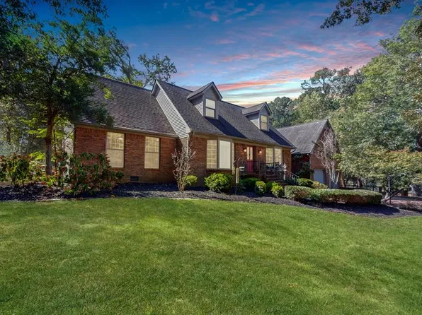 2307 Hamlin Dr, Paris, TN 38242