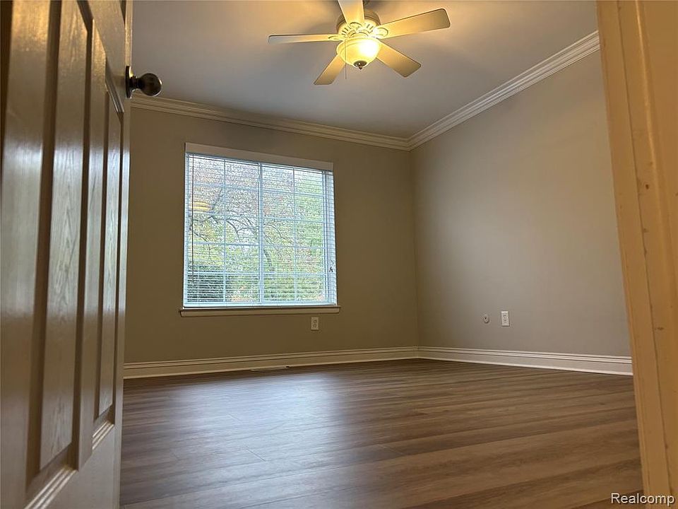 3501 W Forteen Mile Rd Apt 11, photo 8