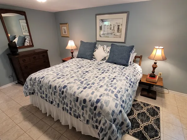 1 Waldrop Trl, Mills River, NC 28759