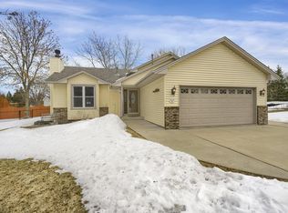 7311 Cactus Curv, Chanhassen, MN 55317