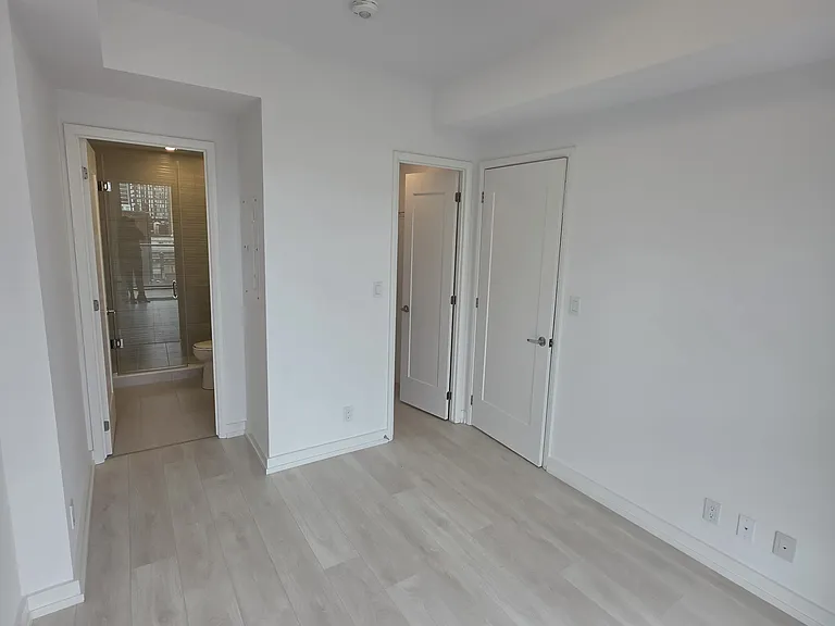 75 James St S #704 — Photo 22