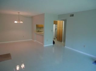 1182 Pine Ridge Cir W APT B2, Tarpon Springs, FL 34688