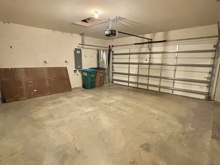 2509 NW 27th Pl — Photo 38