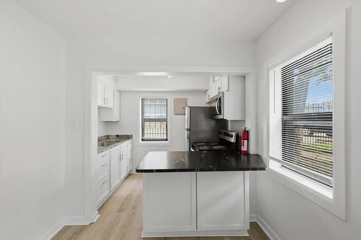 2 bed, 700 sqft, $1,175 — Photo 1