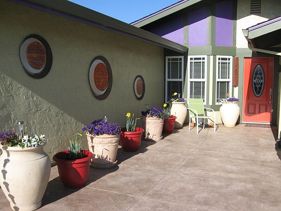 Front entry way area