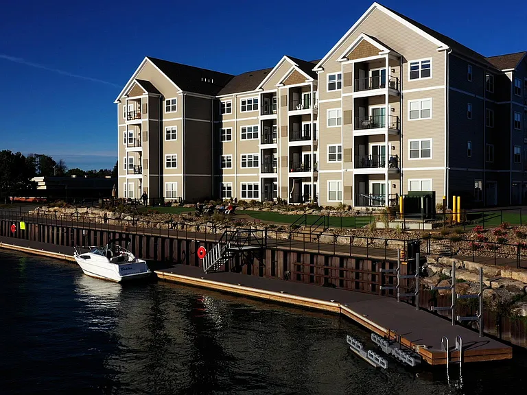 600 River Road Apartments — Photo 32