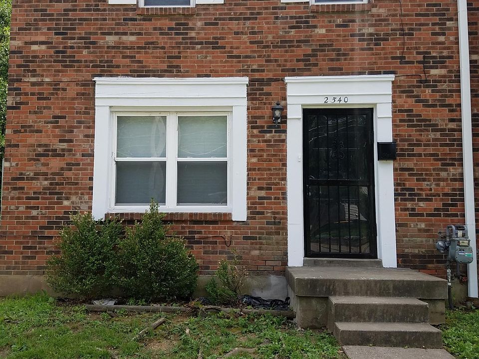 Front view of property