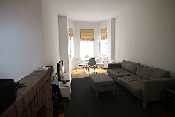 Rented by America Mecca Realty LLC | media 10