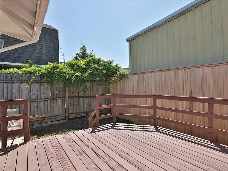 1244 W 21st St — Photo 33