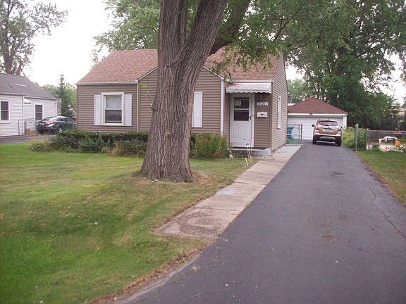 2nd image of 2121 Emerson Ave