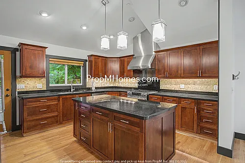 1112 Erickson St Photo 1