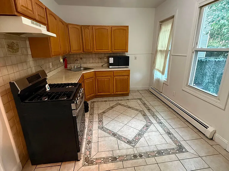 190 N 1st St #1 — Photo 11