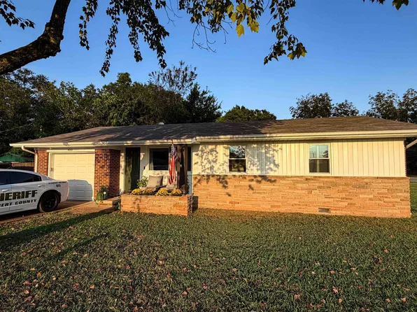 400 N Hook St, Tuscumbia, AL 35674