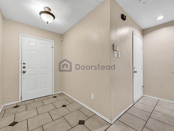 5th image of 8704 Hunters Creek Ct