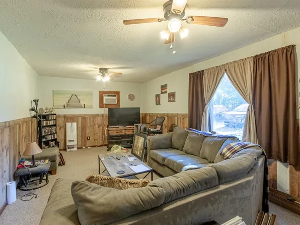 97 Calumet St, Healdton, OK 73438