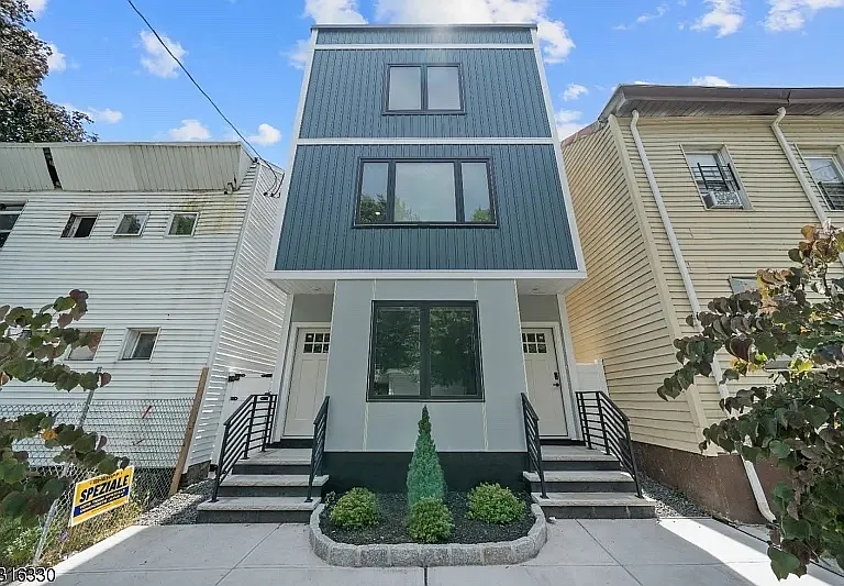 31 Stout St #1 — Photo 1