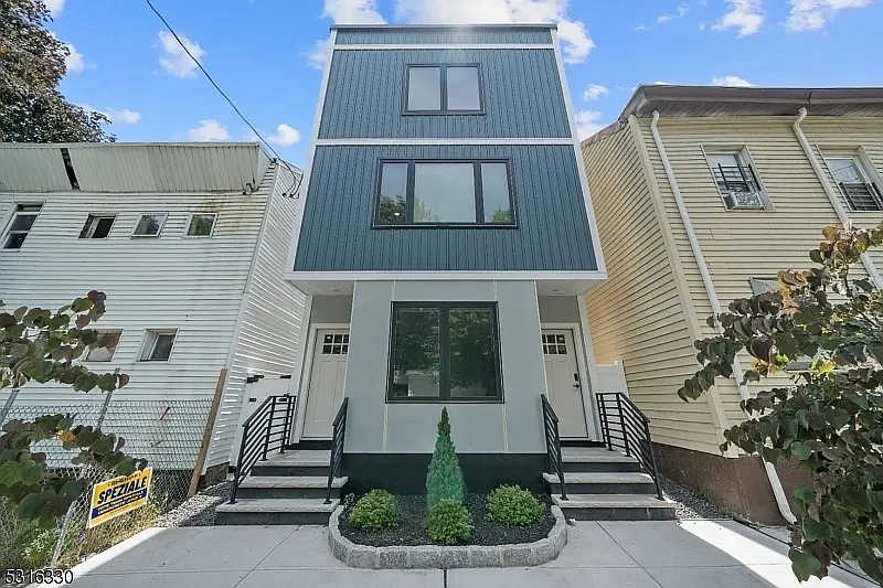 31 Stout St #1