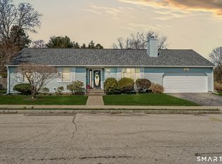 5 Penny Lane, New London, CT 06320