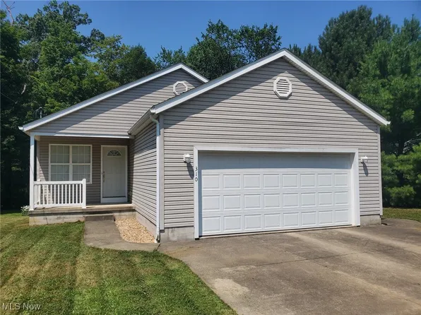 310 Waverly Ave, Wadsworth, OH 44281