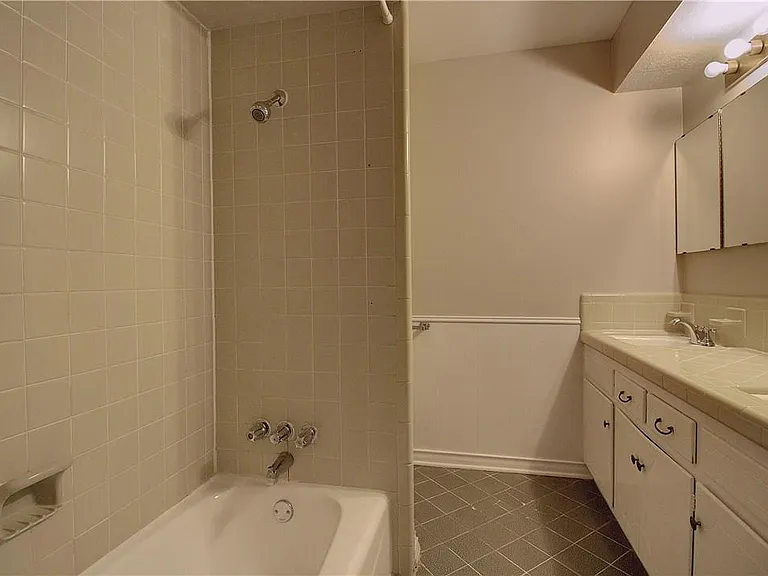 7708 Dentcrest Dr — Photo 14