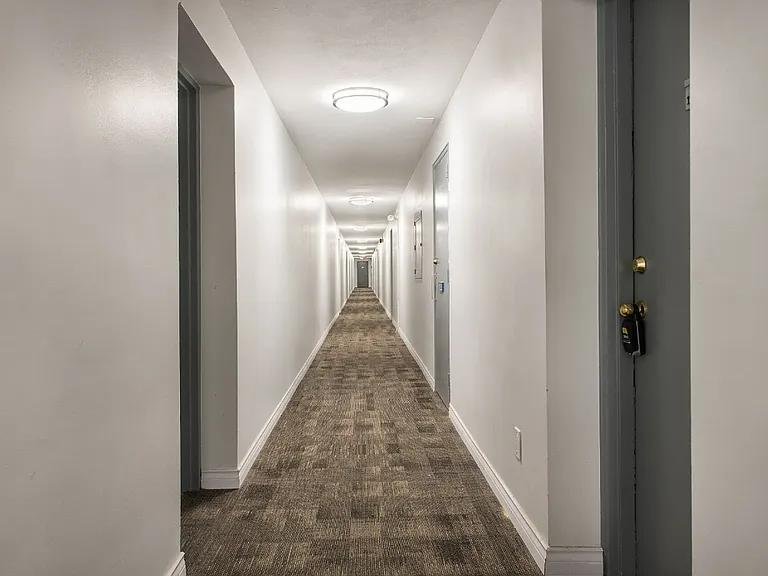 18 Skipton Ct — Photo 11