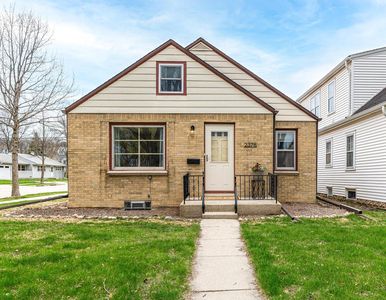 2378 North 86th STREET, Wauwatosa, WI, 53226